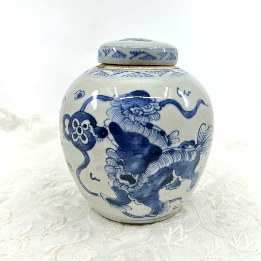 Vintage Ginger Jar Chinese Blue and White Pottery Double Foo Dogs Good Luck 8.5"